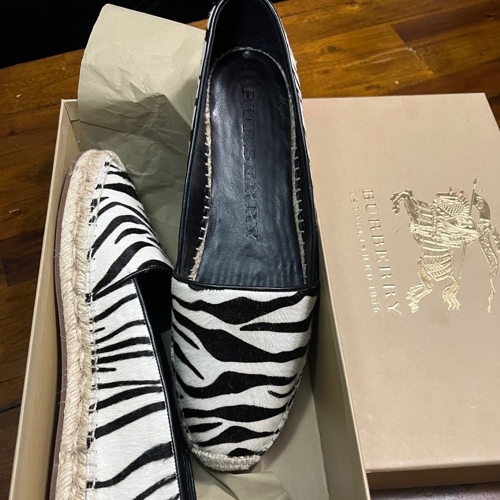 Womens Burberry shoes - Picture 1 of 5